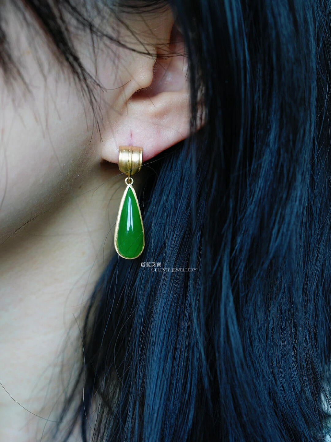 Unpretentious simplicity may be the best choice for Hetian jade earrings