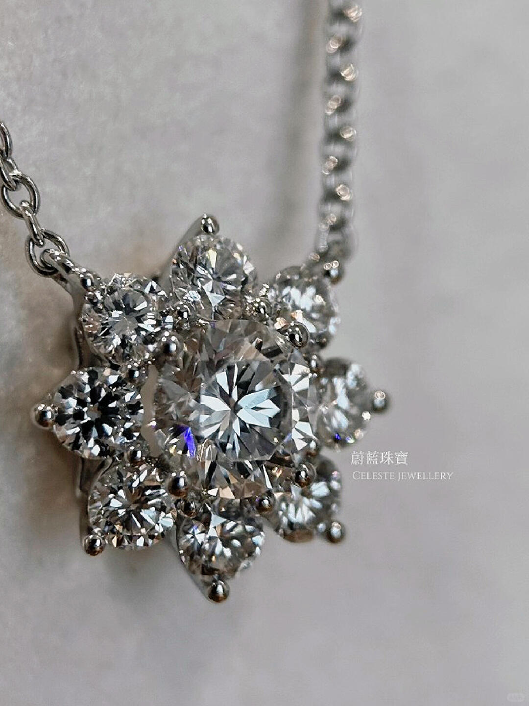 The necklace just posted is actually a wedding gift from Gillian Chung to Charlene Choi