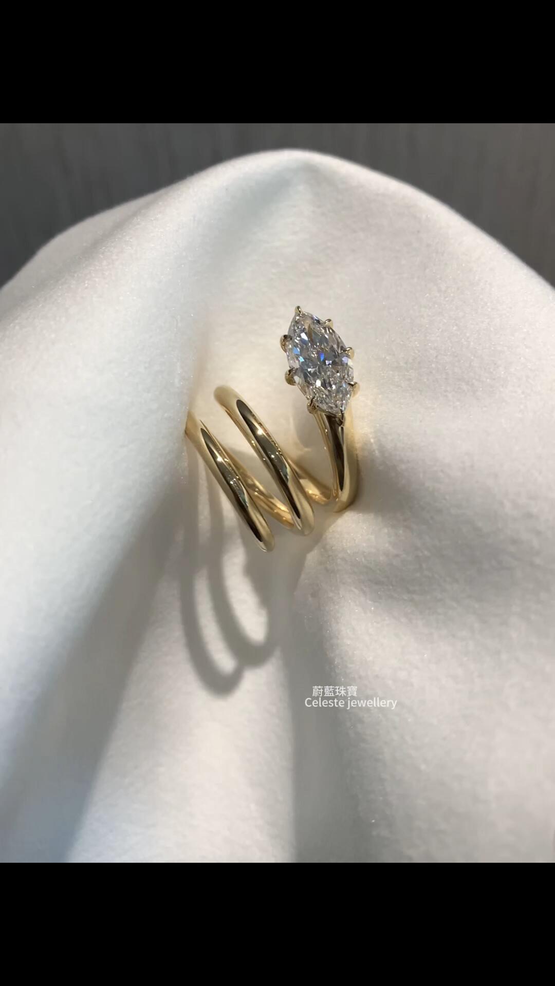 Golden Light in Hand, Great Fortune Beside You Ring