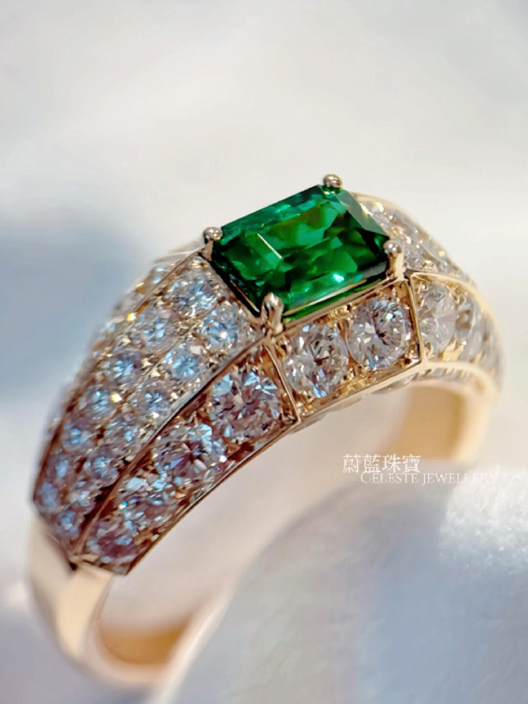 A Florentine Hillside Hidden in a Ring