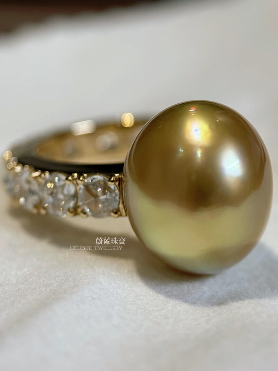 A Deep-Sea Wildness at Your Fingertips Keshi Gold Dumpling Ring