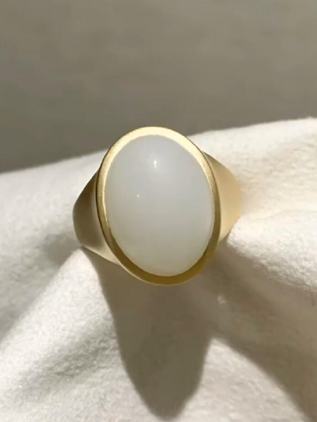 White Moonlight Ring Hetian Jade
