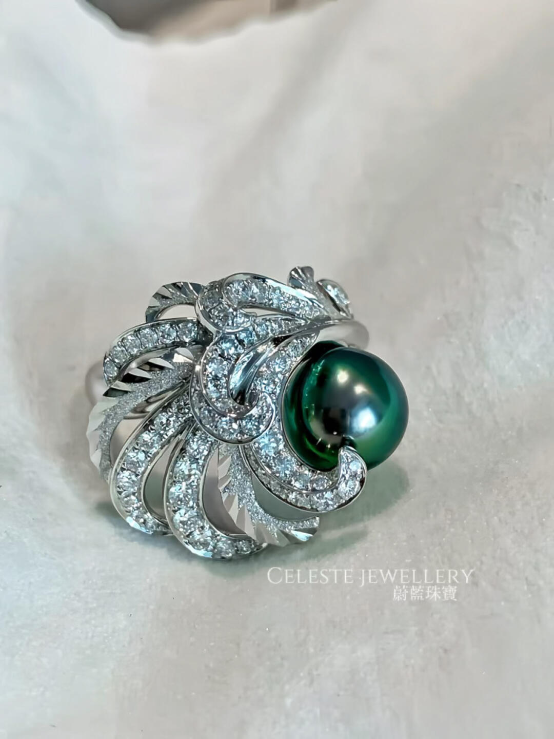 Wear This Pearl Ring and Let Your Fingertips Smell of Freedom